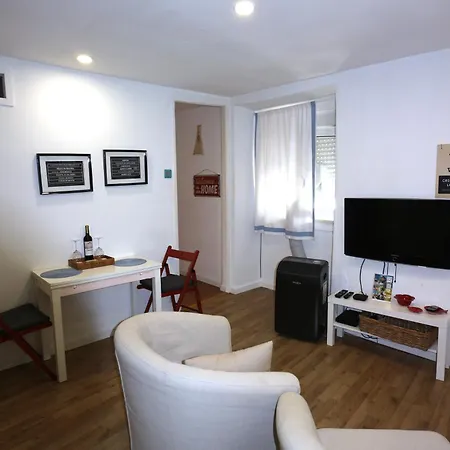 Casa Beco Do Castelo * Lisboa